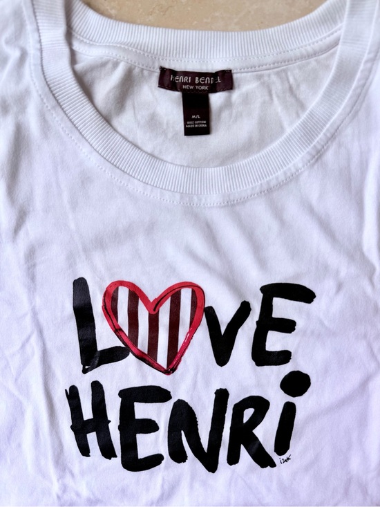 henri bendel Tops - Henri Bendel White Tee with Black Text & Red Heart NWOT